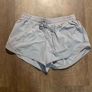 Lululemon hotty hot short. Lined. Low rise. 4”